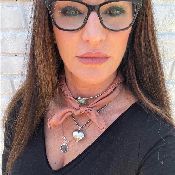 Meet your Posher, Angel - Picture 2 of 3